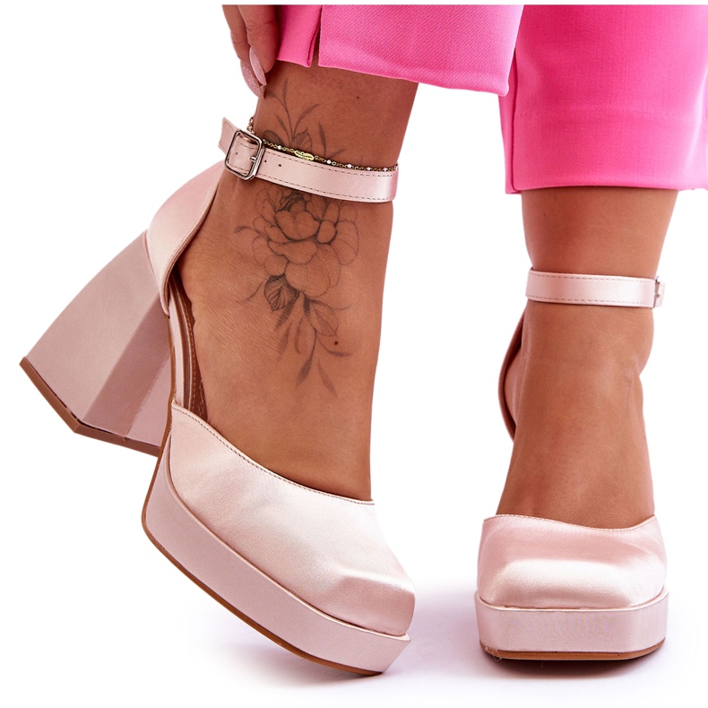 Fashionable Pumps On Massive Heels Beige Sandia