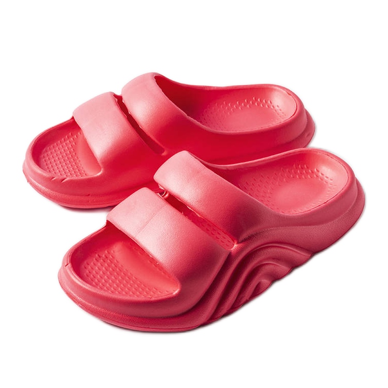 Dark pink rubber slides from Geneve