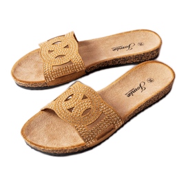 Brown slides decorated with Lagacé jets