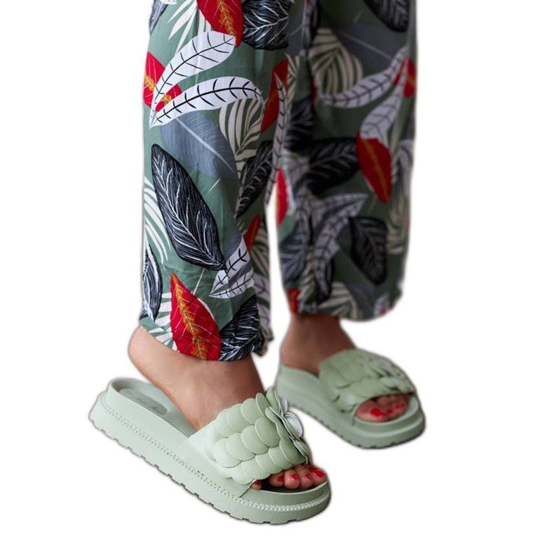 Green slippers with Paciano flower