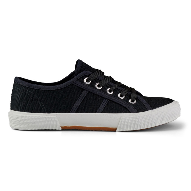 Black low sneakers