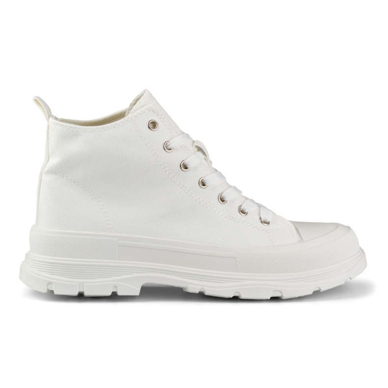 White sneakers above the ankle