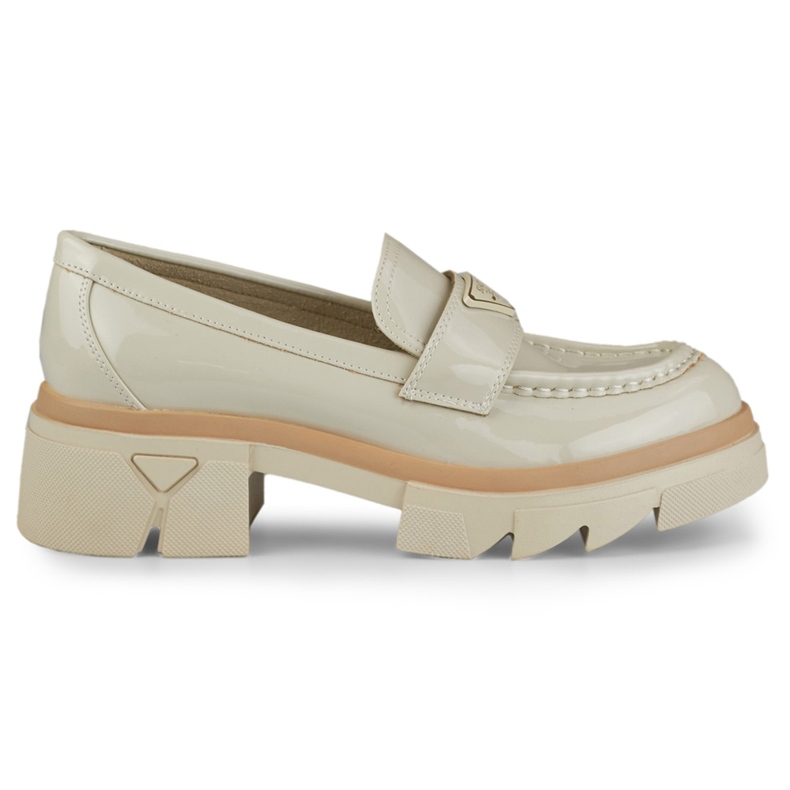 Lacquered beige fashionable women's loafers