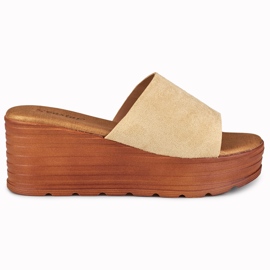 Beige wedge sandals from Versis Beige wedge sandals from Versis