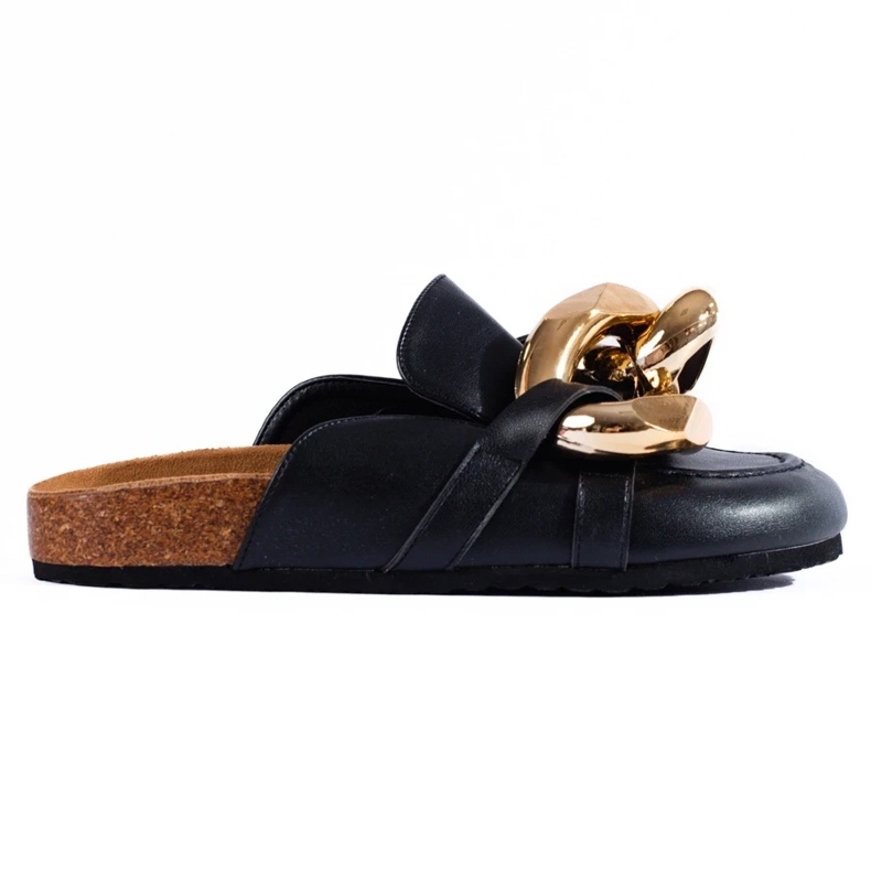 Black slides with a large Shelovet chain