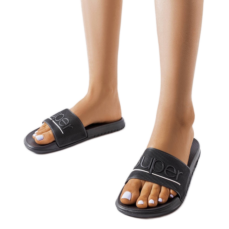 Black rubber slides from Azelio