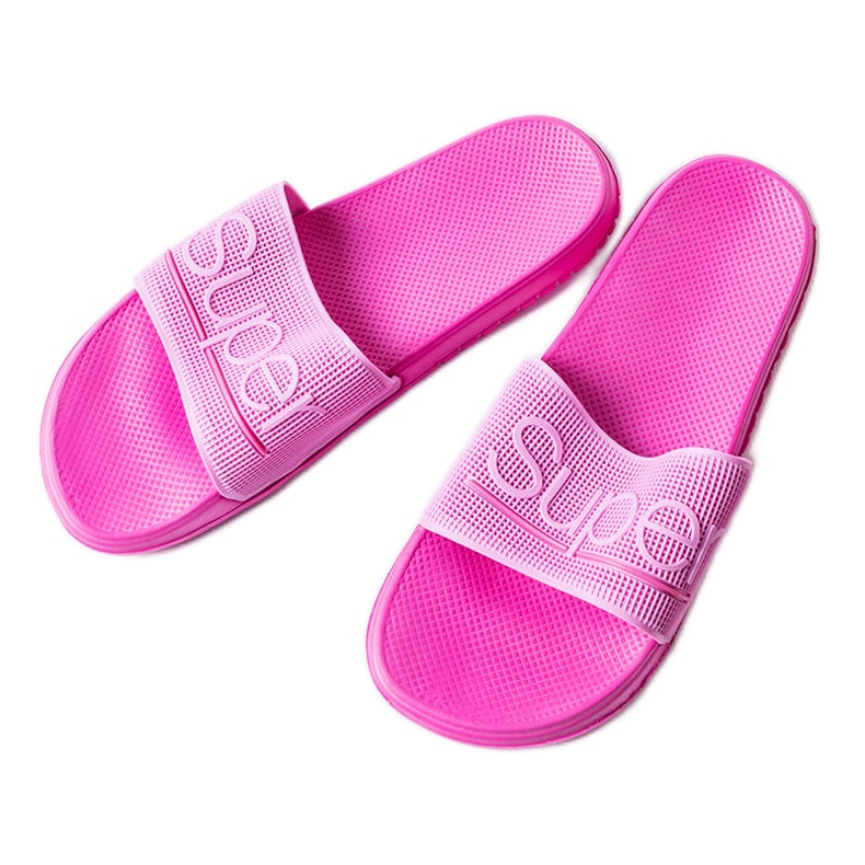 Pink rubber slippers from Azelio Pink rubber slippers from Azelio