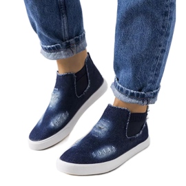 Navy blue sneakers from Fortal