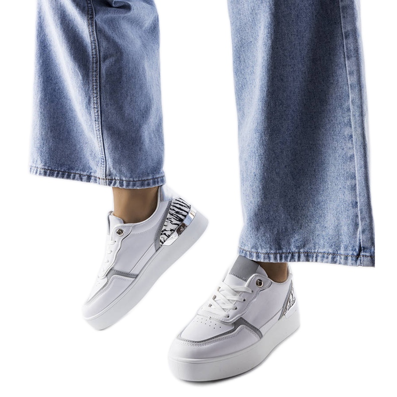 White sneakers on the Tooele platform White sneakers on the Tooele platform