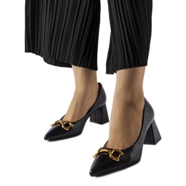 Black pumps on an asymmetric pin 9537 Black
