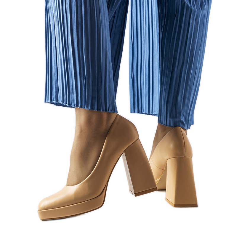 Beige high heel pumps from Mailly Beige high heel pumps from Mailly