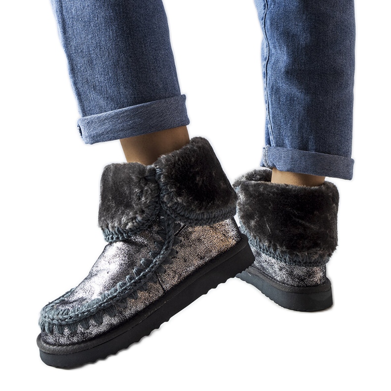 Gray metallic Eskimo insulated boots from Maggi grey Gray metallic Eskimo insulated boots from Maggi grey
