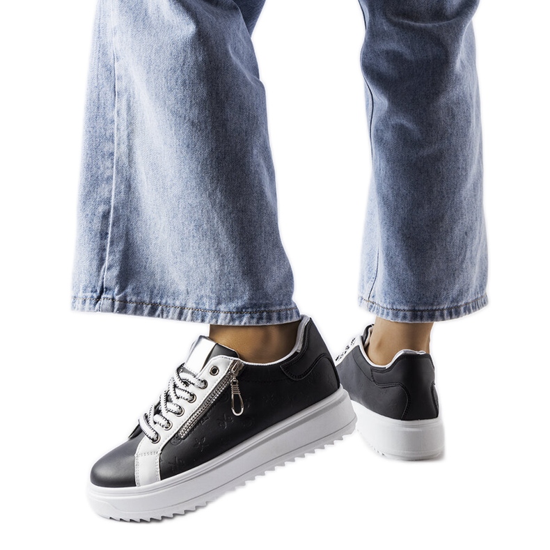 Inna Black sneakers on the Romola platform