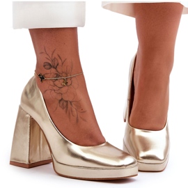 Pumps On Massive Heels Golden Rosalia