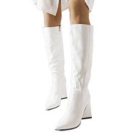 Medicina white boots on the post