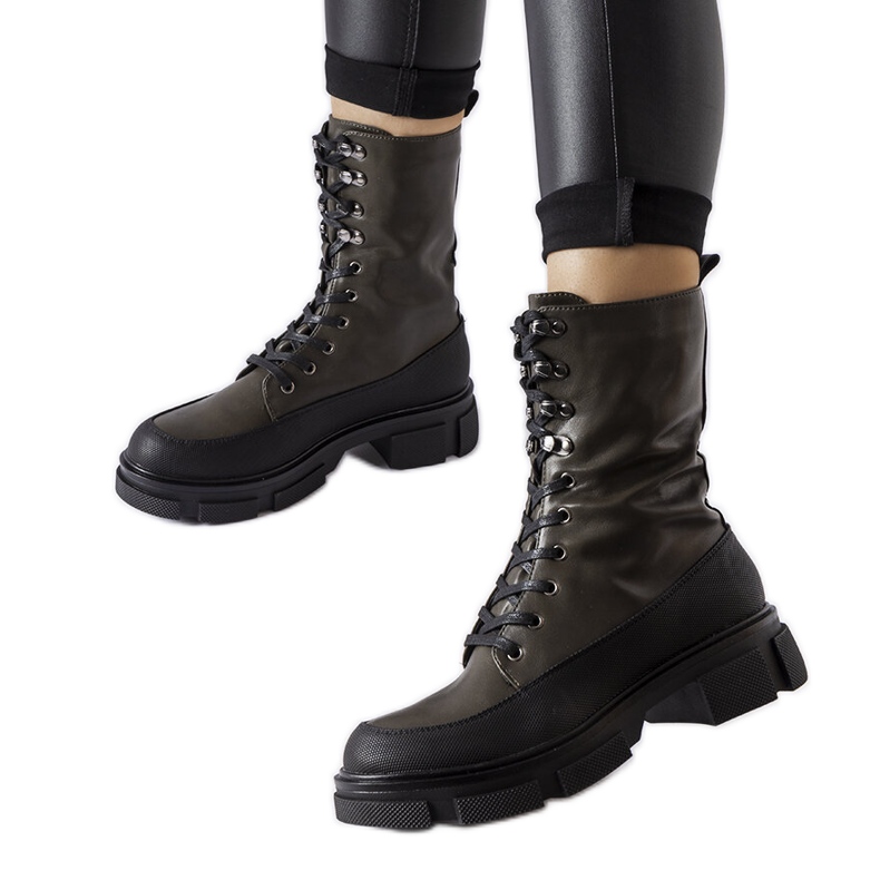 Green worker boots with a thicker sole from Lori