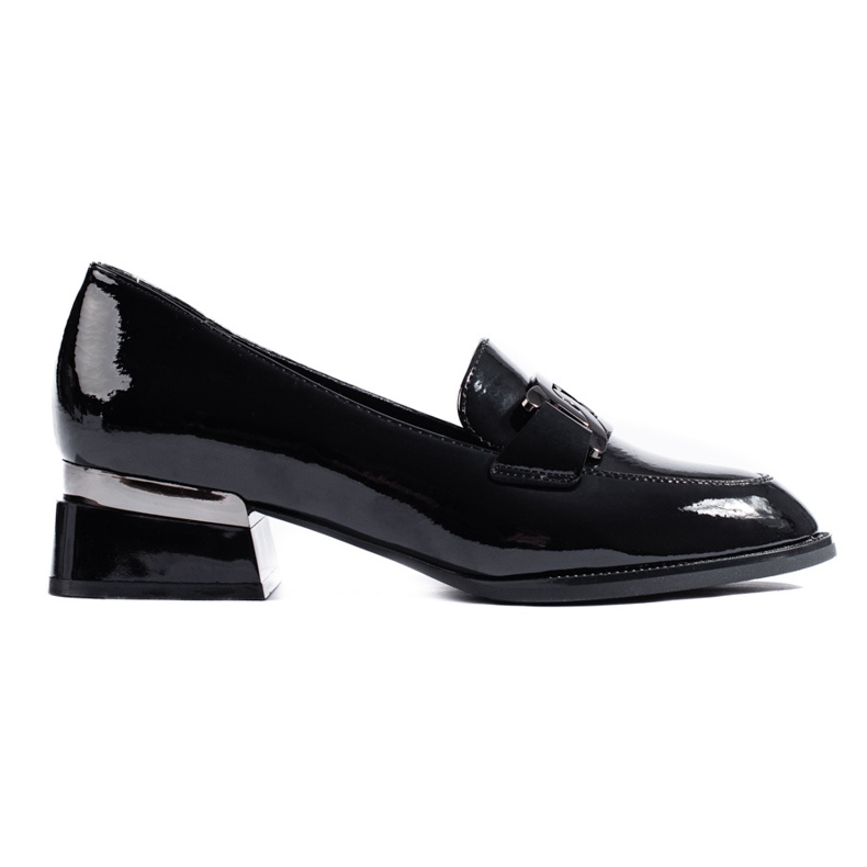 Ladies' black lacquered shoes with a Vinceza buckle