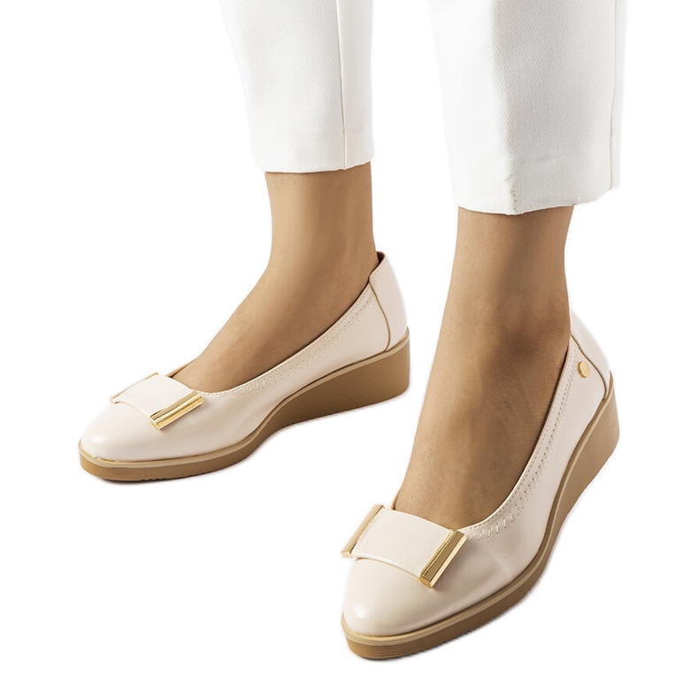 Inna Beige ballerinas with a leather insole from Kajla
