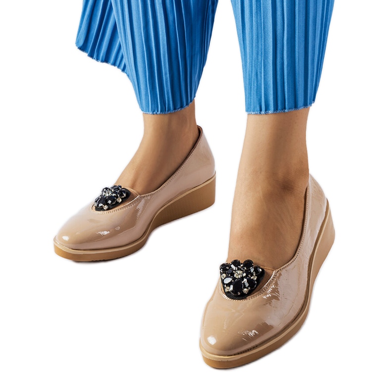 Beige lacquered ballerinas with Mellori embellishment Beige lacquered ballerinas with Mellori embellishment