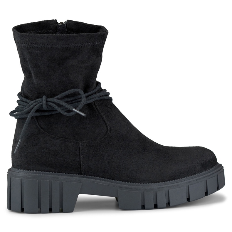 Ladies' black boots with an elastic upper