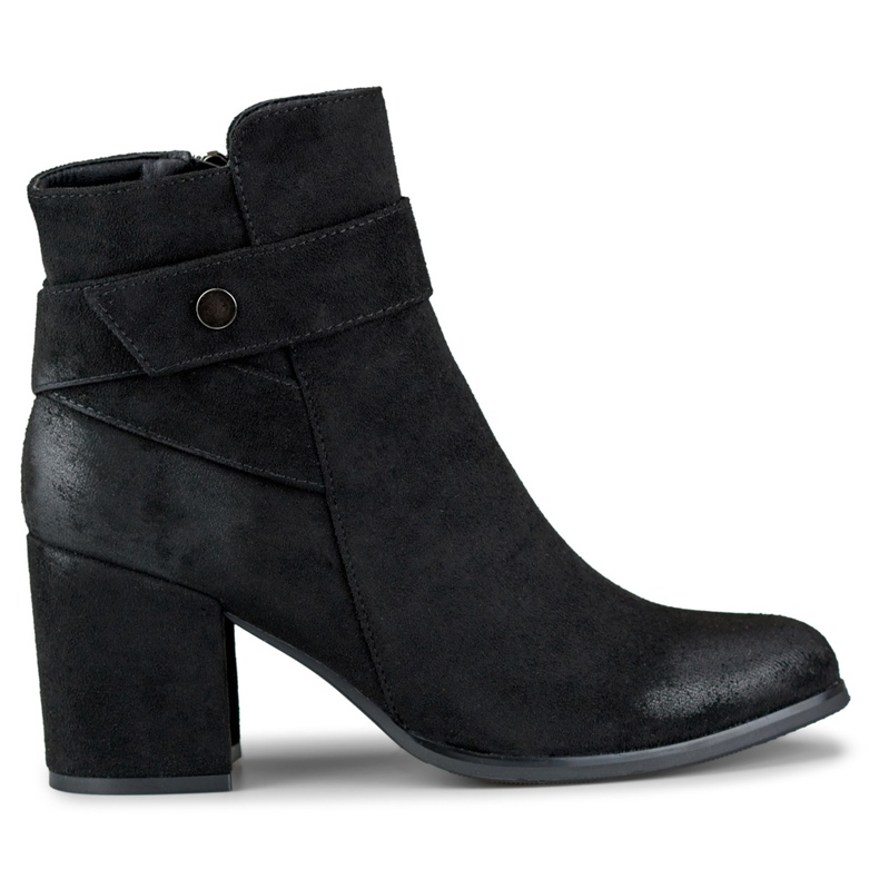 Black classic boots from Blaise