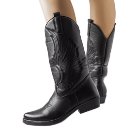 Black cowboy boots with an Olinda pattern