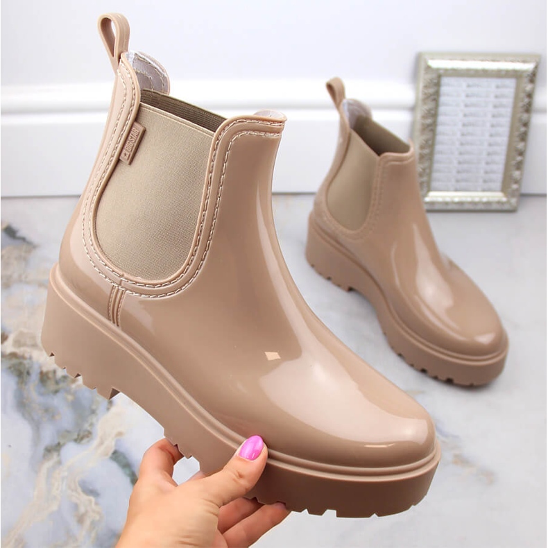 Women's chelsea boots lacquered on the platform beige Big Star MM274396