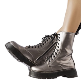 Brown metallic workers from Calcirelli