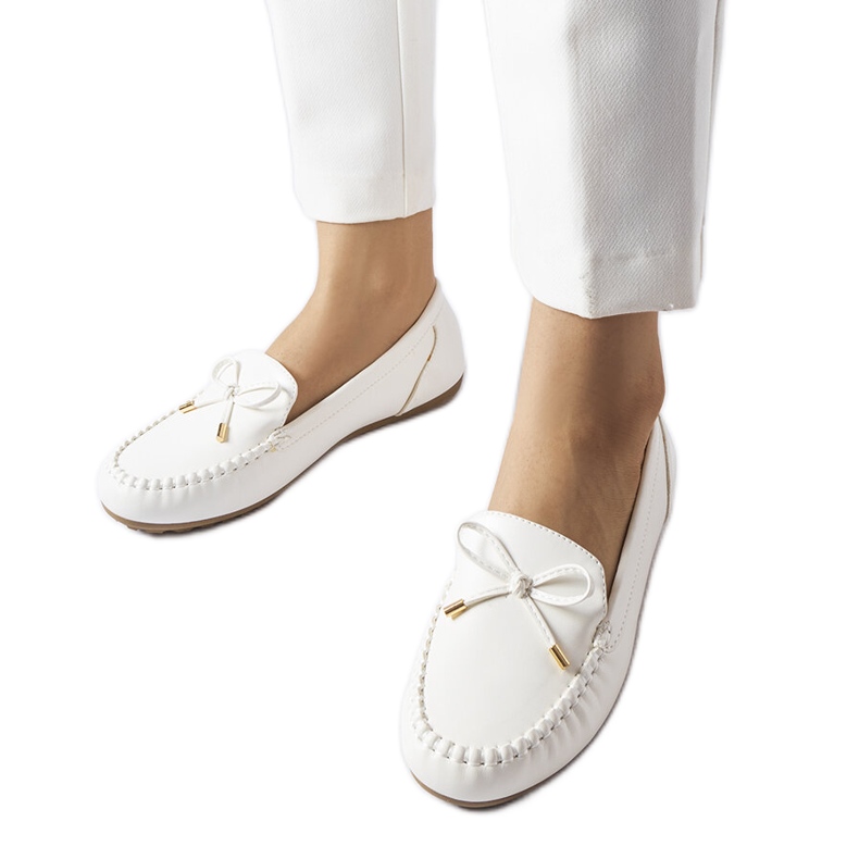 White loafers with a bow from Via Foria