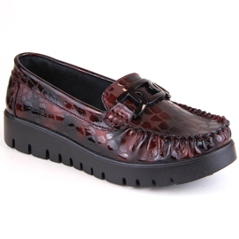 Leather shoes, women's moccasins on the burgundy platform Filippo DP3334 black