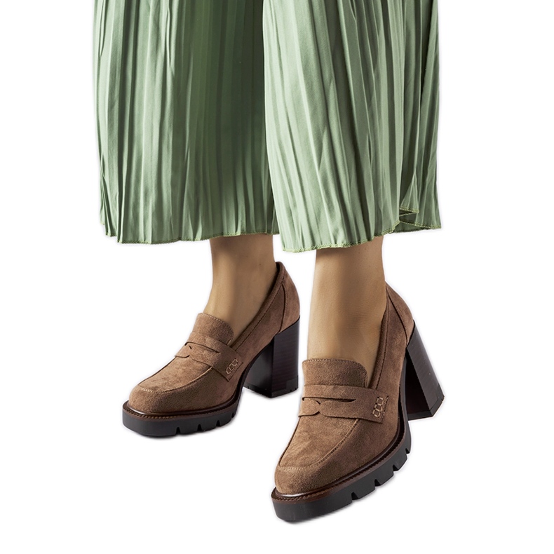 Brown pumps with a leather insole from Vinceza