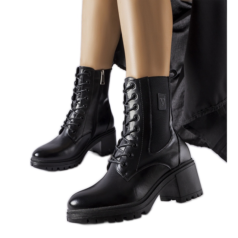 Black insulated ankle boots from Vinceza