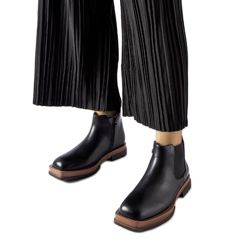 Tarquinia black low flat boots