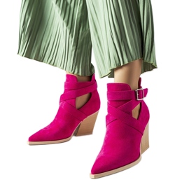 Cut-out pink cowboy boots from Duclos