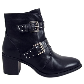 High-heeled boots with Ferox Black studs