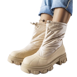 Beige snow boots with Cendrillon cuff Beige snow boots with Cendrillon cuff