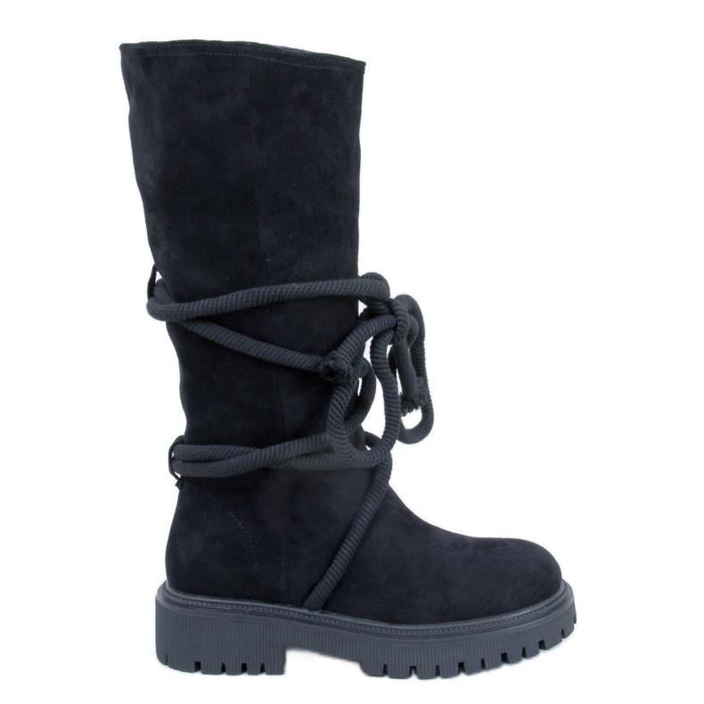 Suede boots with a Spicer Black cord