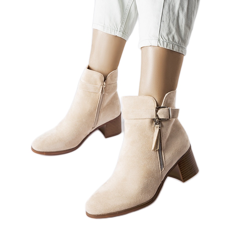 Beige low-heeled ankle boots from Bédard