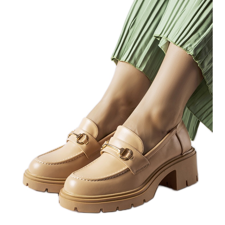 Beige high-heeled shoes by Fabrizio Beige high-heeled shoes by Fabrizio