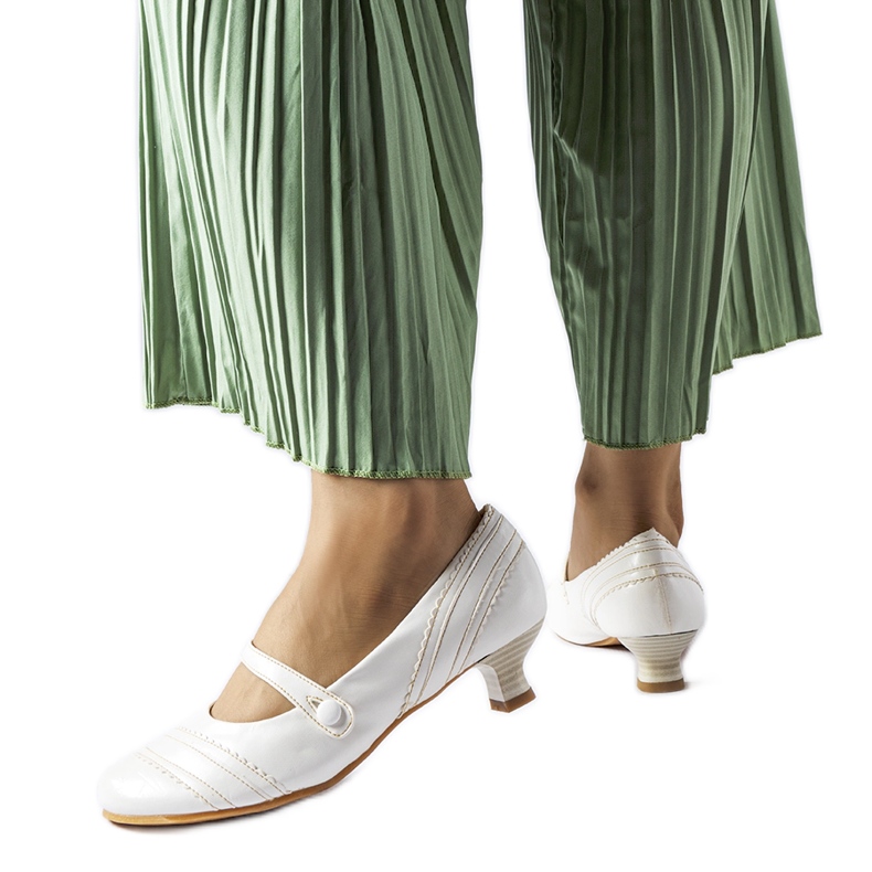 White Sant'Antonio low-heeled pumps