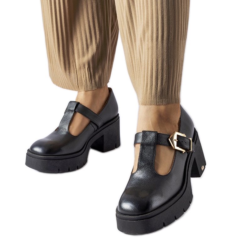Inna Karino black leather shoes Inna Karino black leather shoes