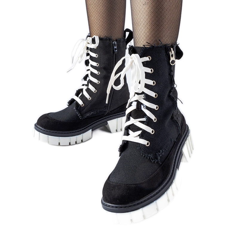 Black insulated Crispiero boots