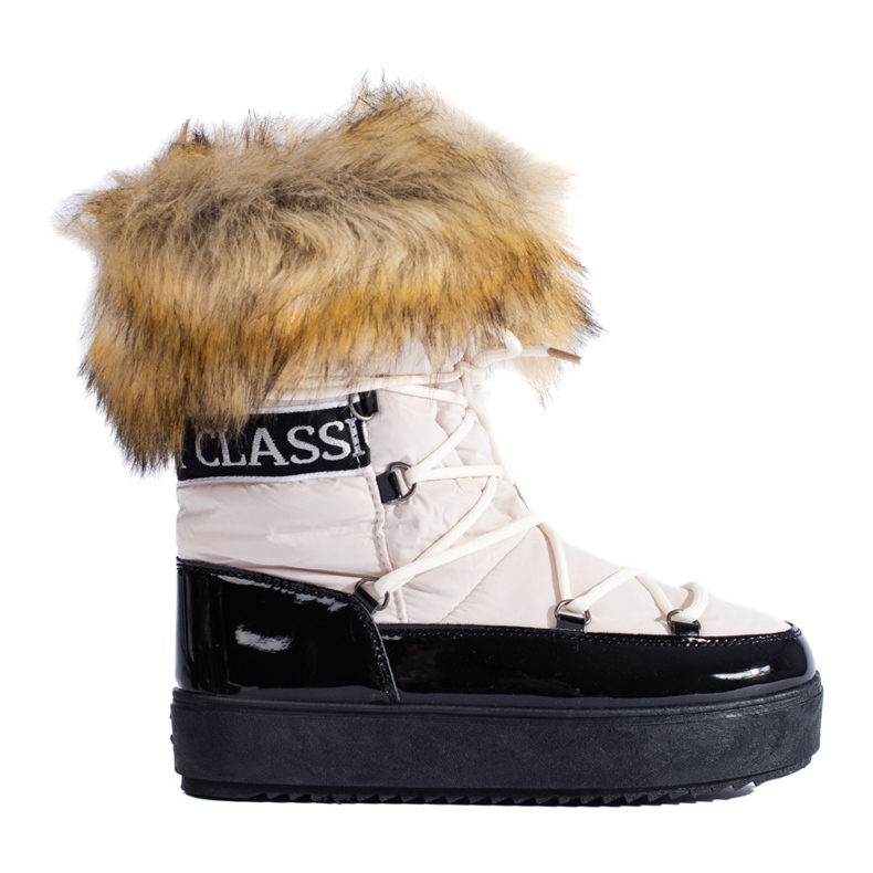 Beige and black snow boots with fur from Vinceza