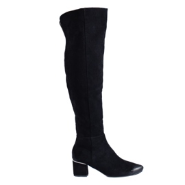 Suede black low-heeled boots from Vinceza