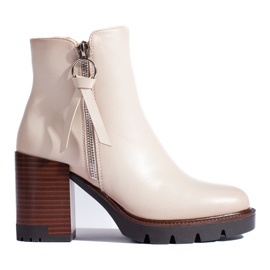 Light beige classic ankle boots from Vinceza