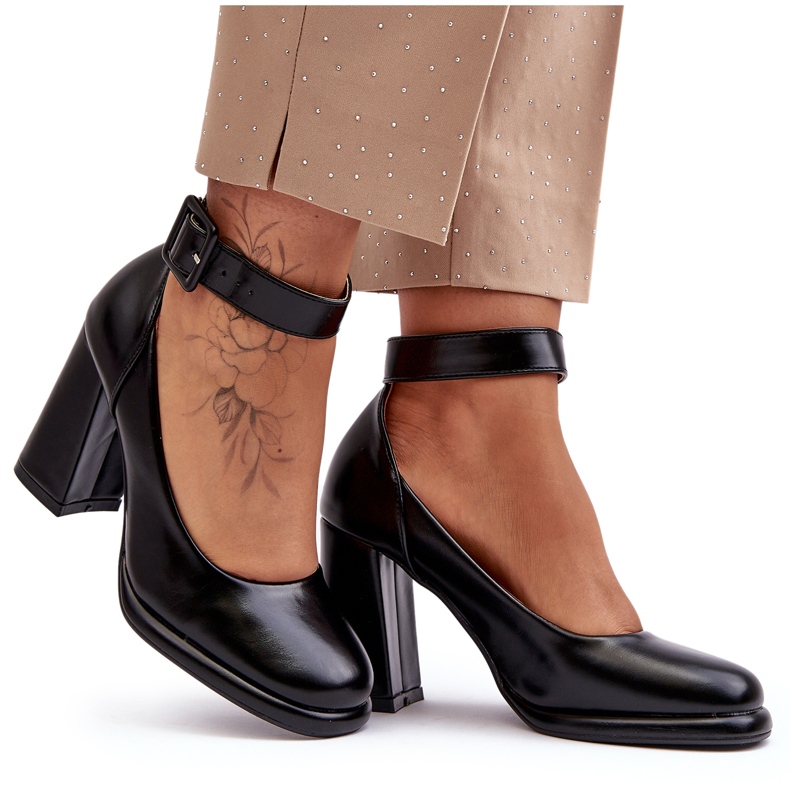 WS1 Black Heeled Pumps With Buckle Idovana