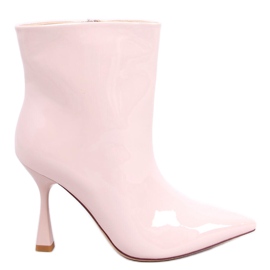 Boots lacquered on a Sylvia Beige heel