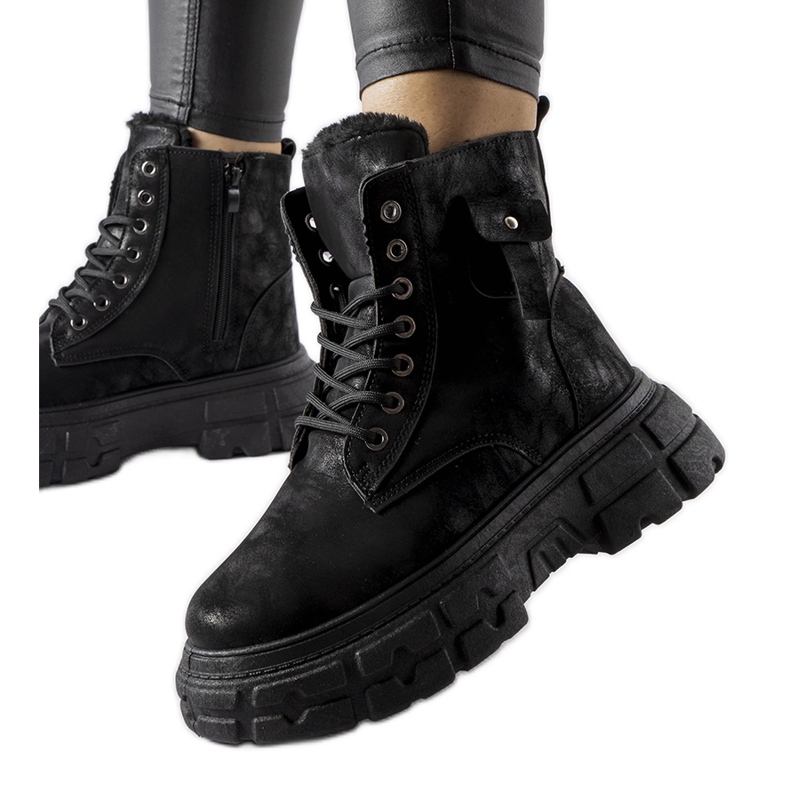 Inna Black insulated boots on the Lina platform