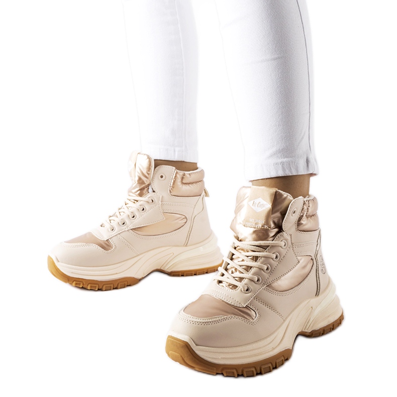 Beige boots Lee Cooper LCJ-23-44-1972L