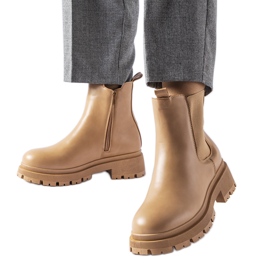 Beige insulated classic Olmedo boots